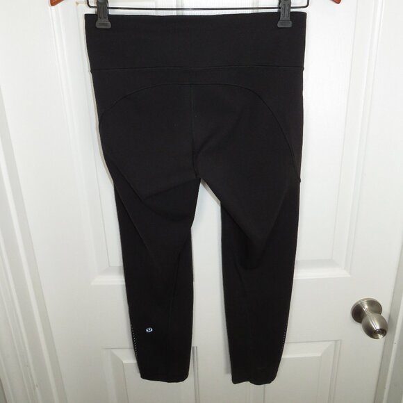 Lululemon Extra Mile Crop Leggings Size 6 Black Reflective Dots 23" Inseam - Picture 3 of 6